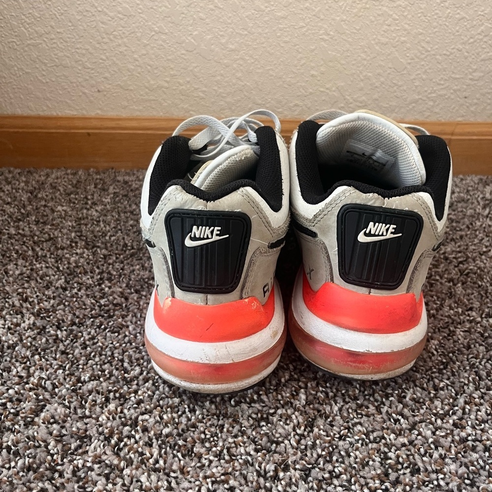 Nike Men’s Air Max Tennis Shoes White and Black with Red Trim - Picture 5 of 7